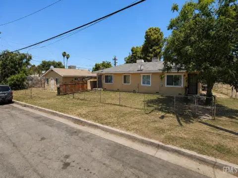 Leased Three-Unit Residential Income