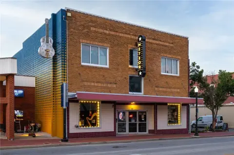 Live Entertainment Venue