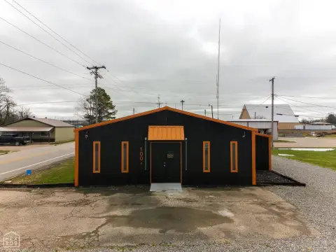 Versatile Commercial Property in Marmaduke