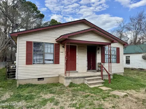 Dyersburg Duplex with Income Potential