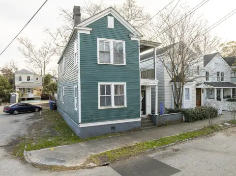 Charleston Triplex Awaiting Renovation
