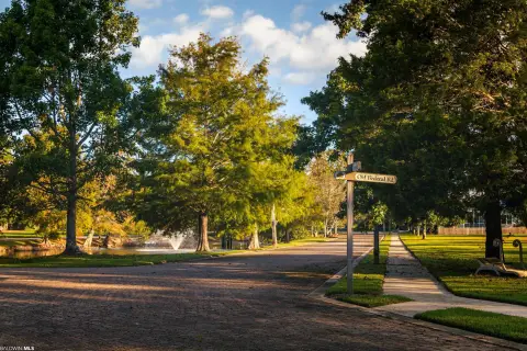 Land in Exclusive Magnolia Springs