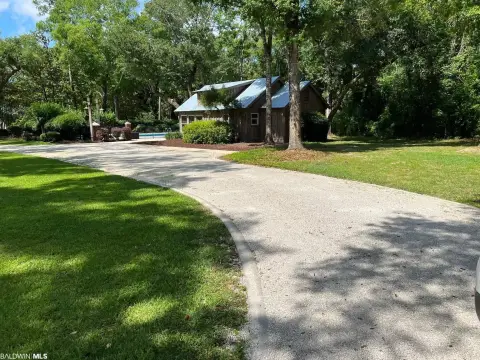 Land in Exclusive Magnolia Springs