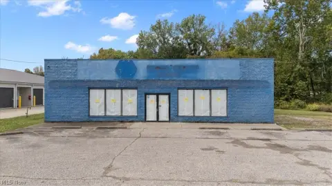 Ravenswood Commercial Space For Lease