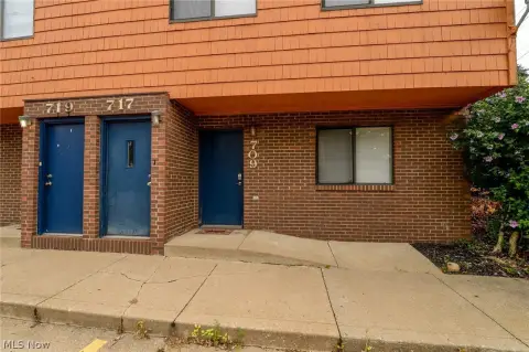 Well-Maintained Duplex with Patio