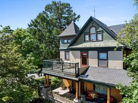 Historic Victorian Bed & Breakfast
