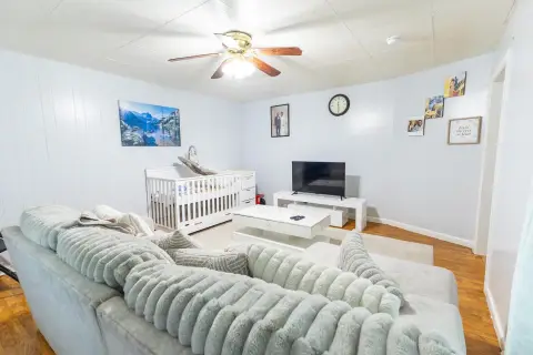 6-Unit Apartment Building