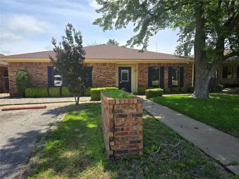 Versatile Office Space in Stephenville