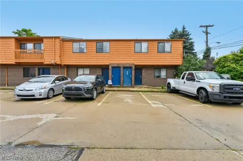 Duplex with In-Unit Laundry