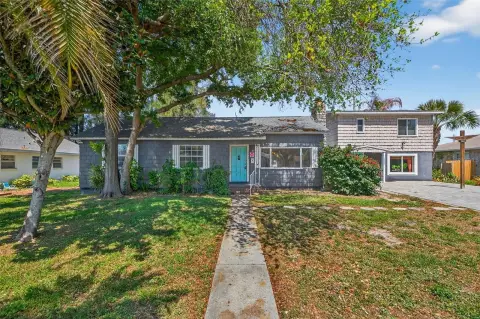 St. Petersburg Triplex Opportunity