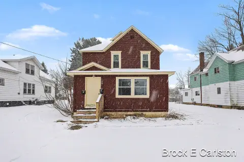 Updated Multi-Unit Home in Muskegon