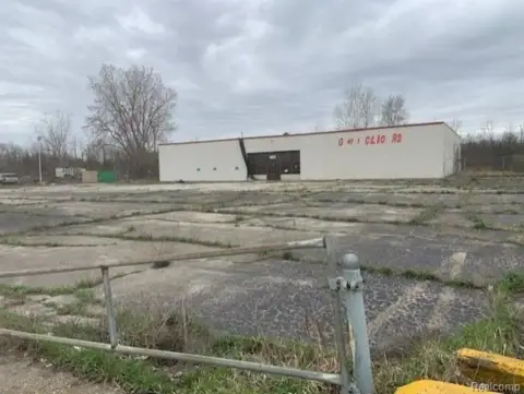 Spacious Building in Flint, MI