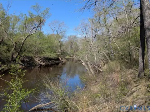 26 Acres on Mattaponi River