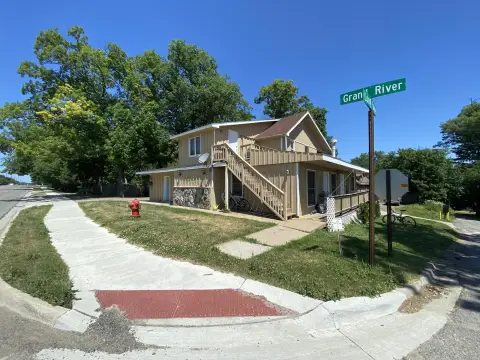 Turnkey 10-Unit Multifamily with Laundry