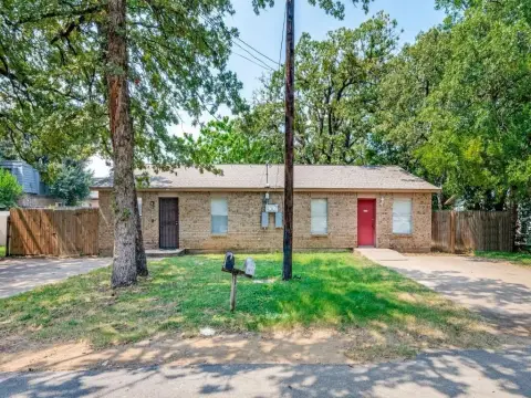 Updated Duplex Near UTA Campus