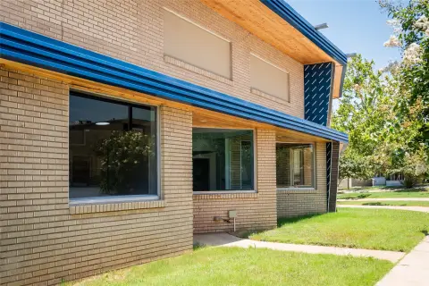 Newly Renovated Retail-Office Unit