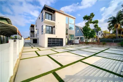 Contemporary Quadplex