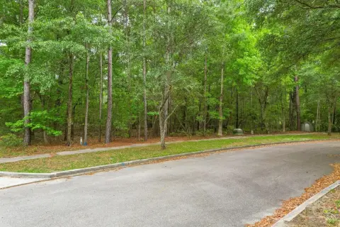 Residential Lot in Waterfront Community