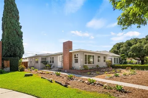 Upgraded Duplex with Garage