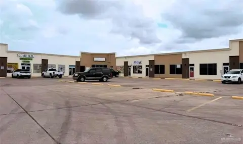 Neighborhood Retail and Office Plaza