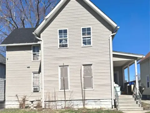 Lorain Duplex with Rental Income