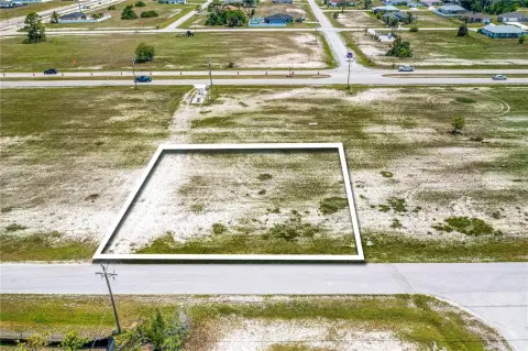 Commercial Land in Cape Coral
