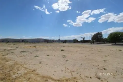 Commercial Lot in Growing Area