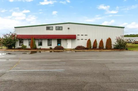 Warehouse with Upstairs Apartment