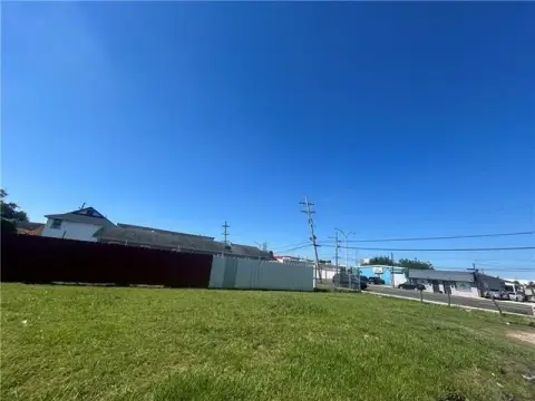 Commercial Corner Lot in New Orleans