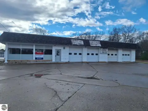 Oscoda Commercial Property For Sale