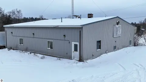 Versatile Warehouse on Large Lot