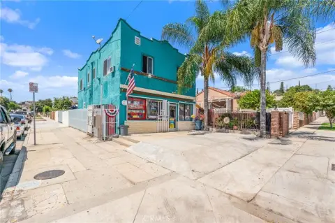 Mixed-Use Property with Grocery Market