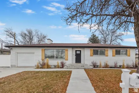 Updated Duplex with Basement Access