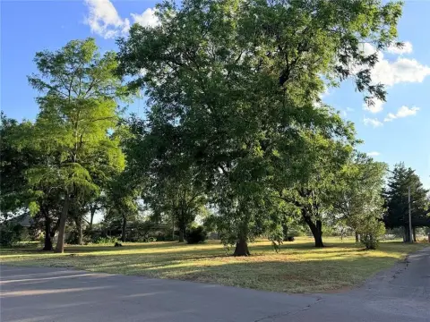 Residential Building Lot with Utilities