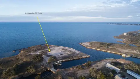 Soundfront Land with Boat Slips