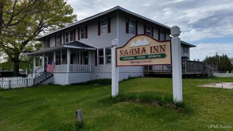 Historic 16-Room Hotel With Restaurant