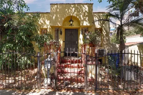 Los Angeles Duplex with Income Potential