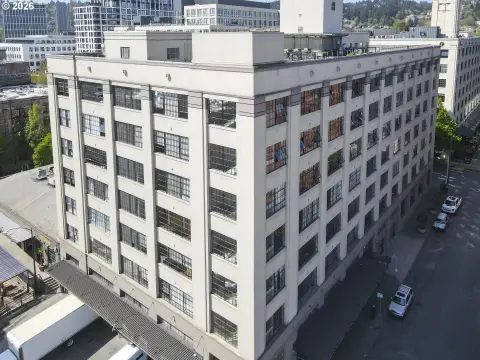 Sixth-Floor Live-Work Loft