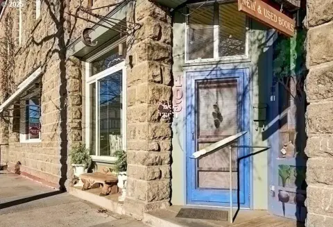 Historic Stone Live-Work Space