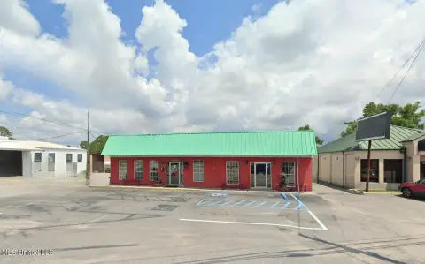Retail Storefront Building with TI Allowance