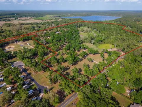 Lakefront Acreage: Multi-Use Agricultural Oasis