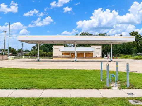 Freestanding Retail Building