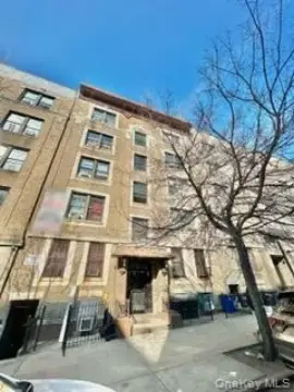 5-Story Multifamily Apartment Building