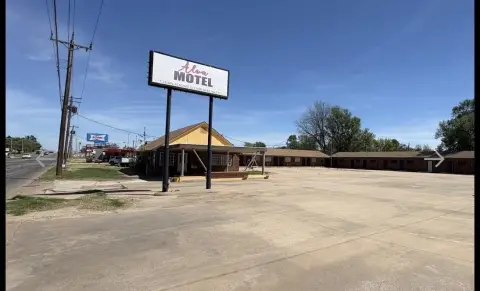 28-Room Motel Property on Highway