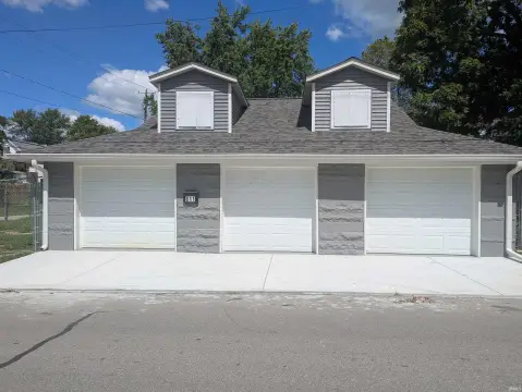 Three-Bay Flex Space