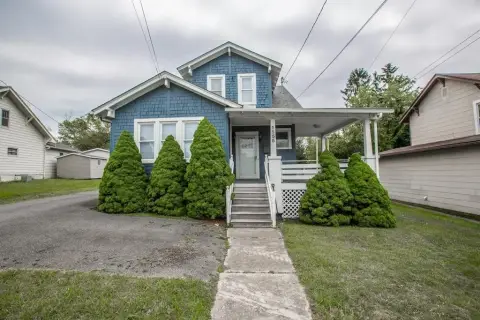 Renovated Multi-Use Building For Sale