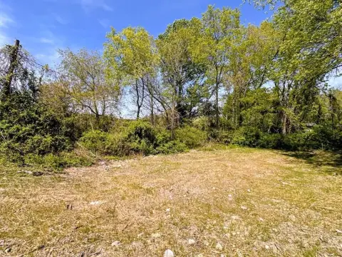 Commercially-Zoned Lot in Beckley, WV