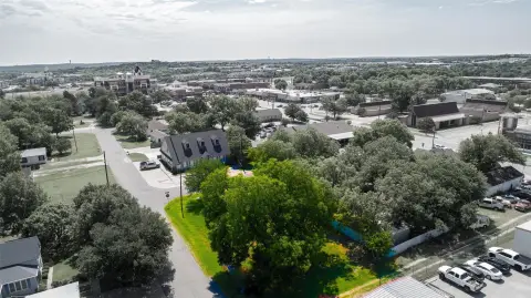 Corner Commercial Land With Public Utilities