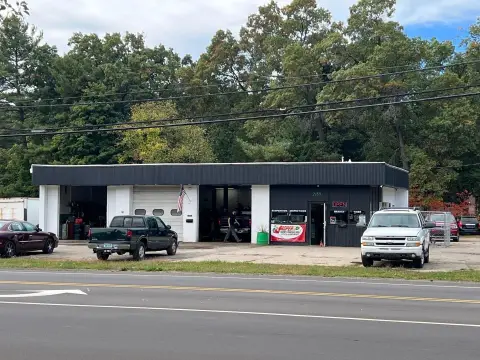 Muskegon Auto Repair Building