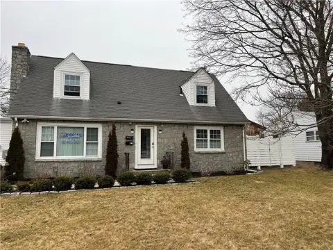 Mixed-Use Property in East Greenwich